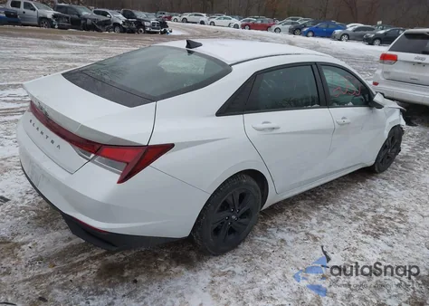 2021 Hyundai Elantra Sel z USA, uszkodzony, nr VIN 5NPLS4AG7MH044466